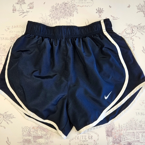 Nike Black and White Athletic Shorts with Dolphin Hem, Size XS - Picture 1 of 4